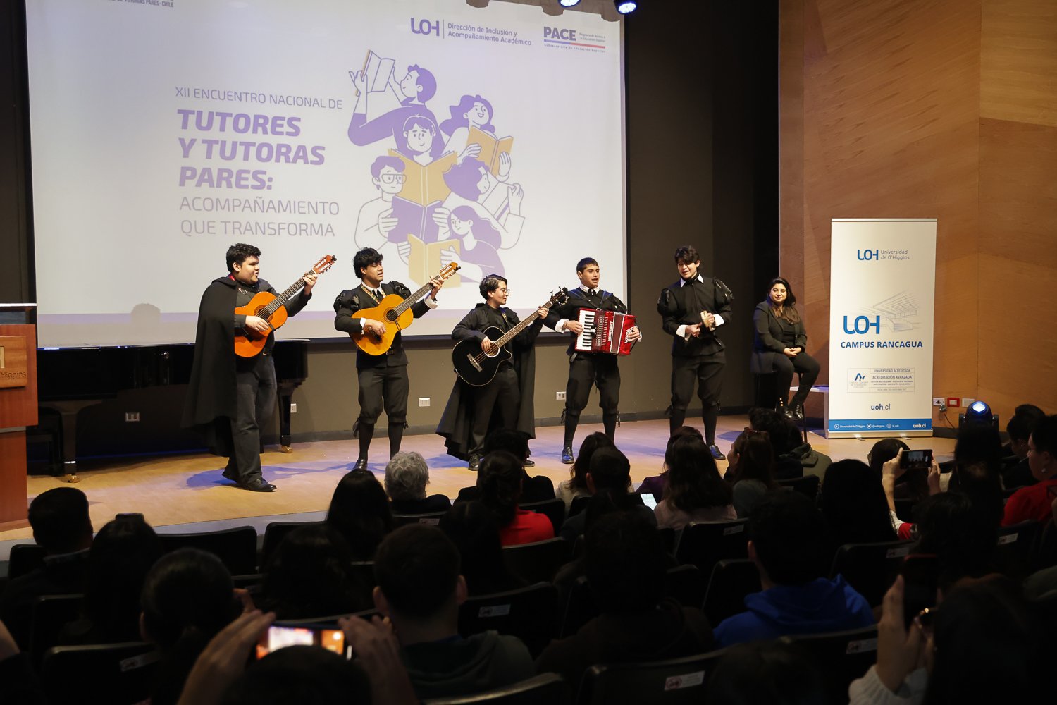 Conjunto de músicos en el escenario del encuentro.